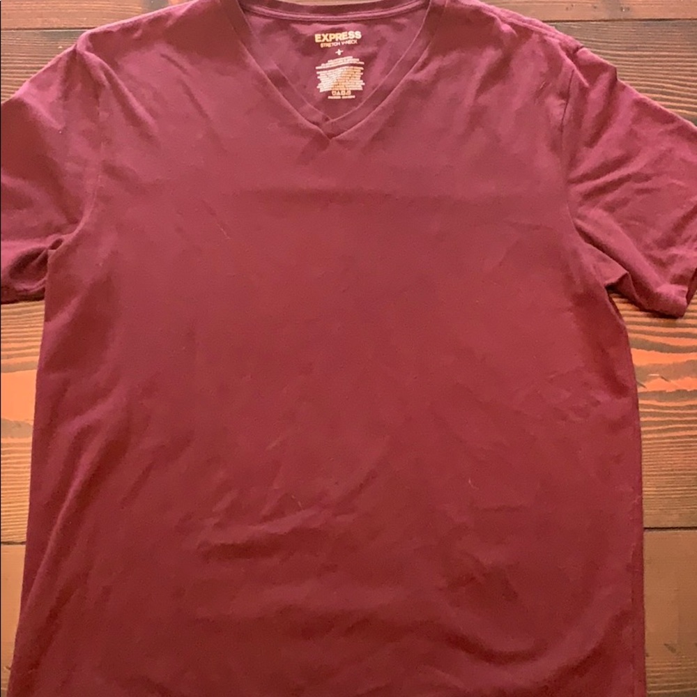 Maroon v neck t shirt
